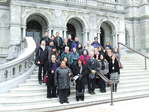 William & Mary faculty and librarians on the steps of the Library of Congress